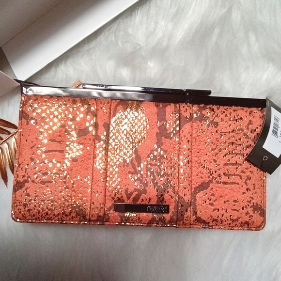 Kenneth Cole Reaction Metallic Clutch - Rose Gold - Picture 1 of 5